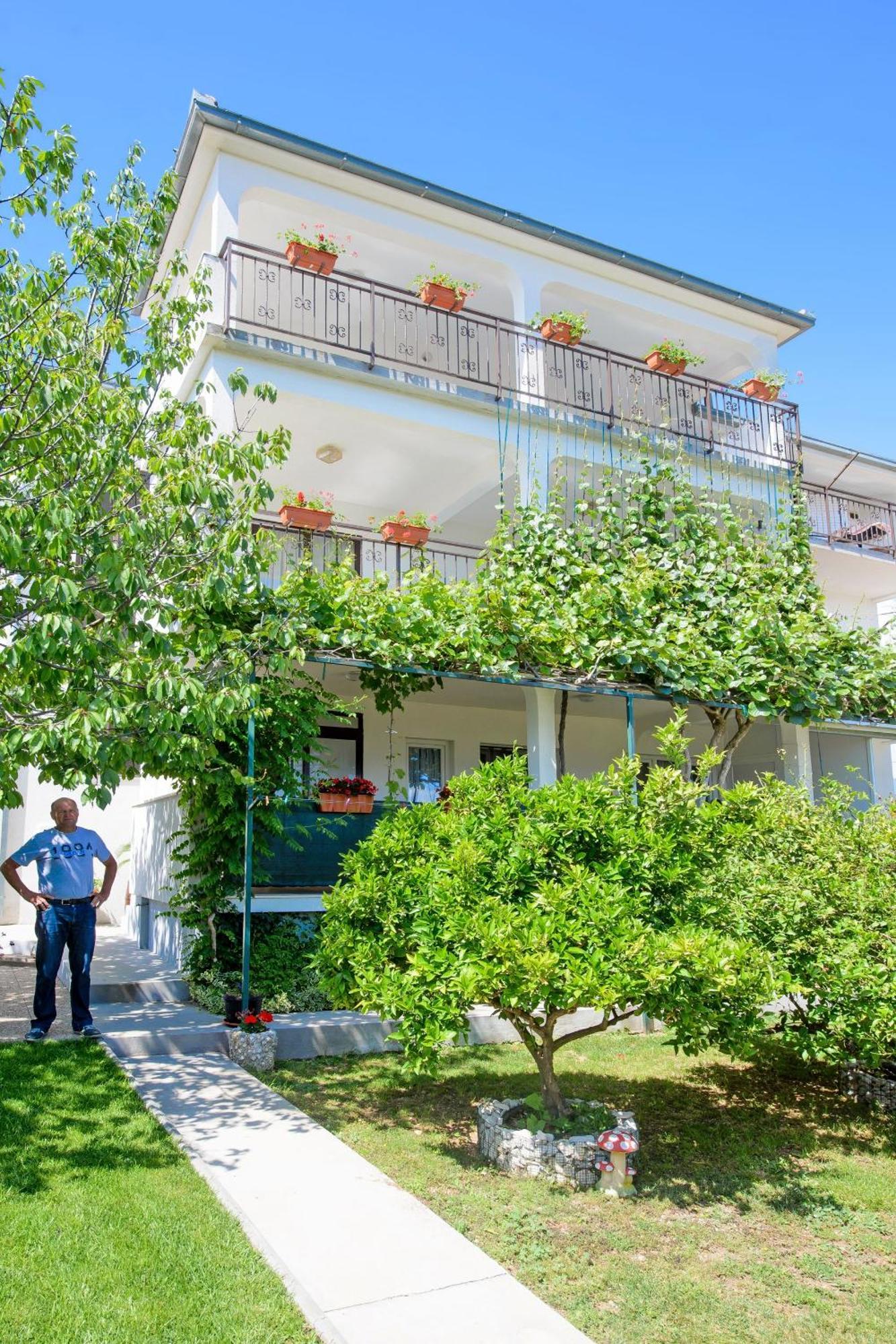 Apartments With A Parking Space Kastel Stafilic, Kastela - 21948 Eksteriør billede